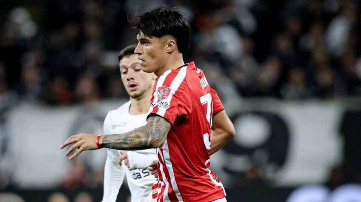 Estudiantes%20confirma%20les%C3%A3o%20de%20Correa