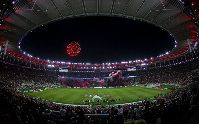 Torcida do Flamengo esgota ingressos para jogo contra o Corinthians, no Maracanã