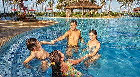 Veja 8 parques aquáticos no Brasil para se refrescar 