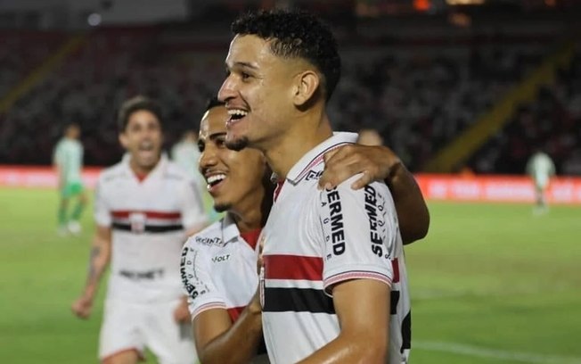 Líder Criciúma encara o Botafogo-SP, fora de casa Líder Criciúma encara o Botafogo-SP, fora de casa