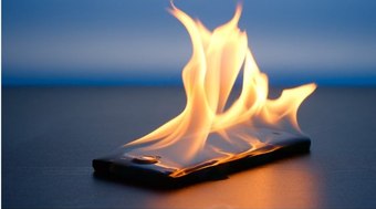 O%20que%20faz%20um%20celular%20explodir%3F%204%20causas%20que%20voc%C3%AA%20precisa%20conhecer
