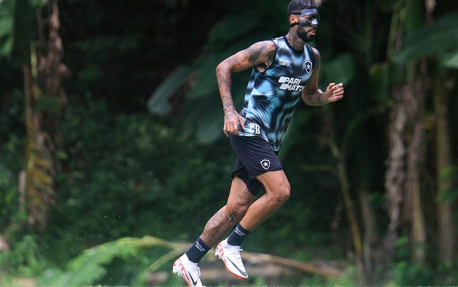 Barboza e Patrick de Paula voltam a treinar com o grupo do Botafogo