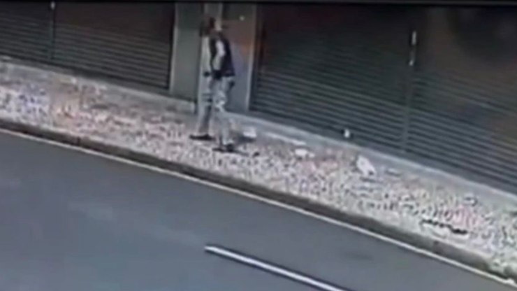 Homem em situação de rua tem corpo incendiado em Curitiba