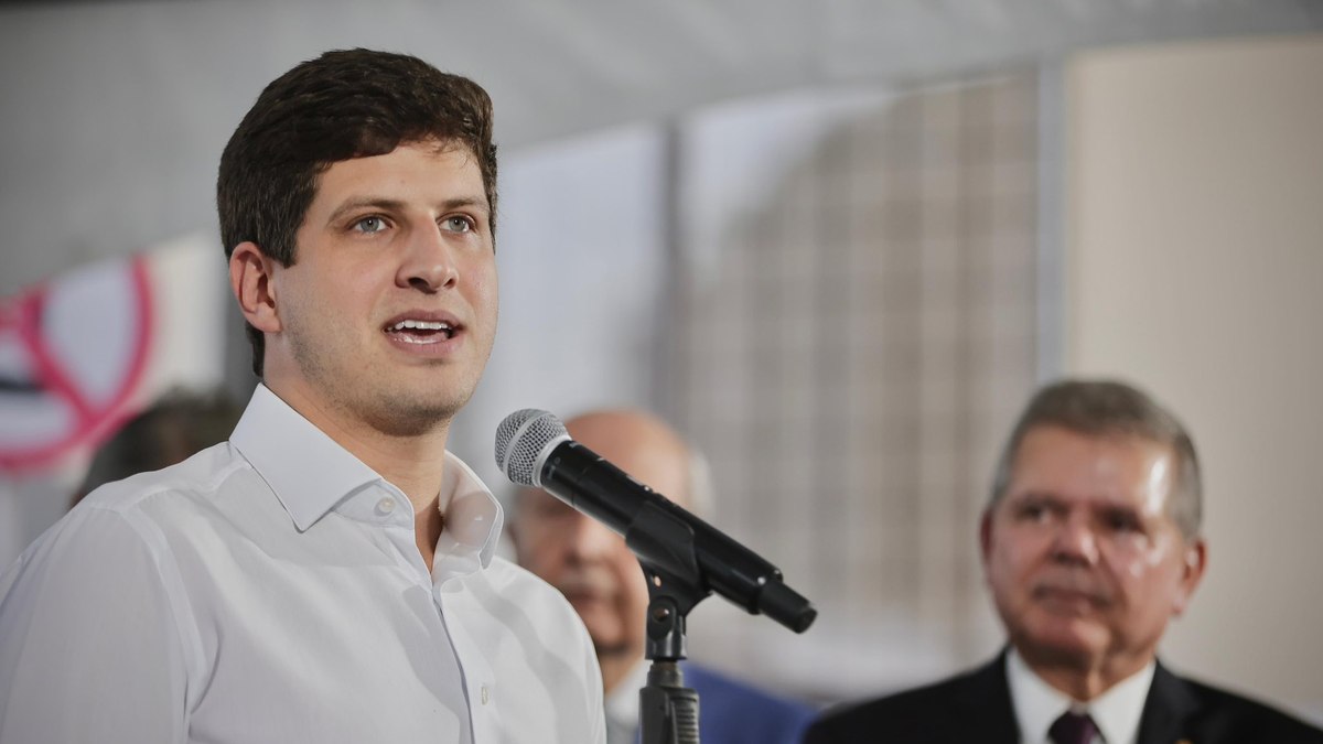 Pesquisa: oão Campos lidera com folga disputa em Pernambuco Pesquisa: oão Campos lidera com folga disputa em Pernambuco