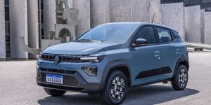  Bem renovado, Kwid E-Tech 2026 mantém preço abaixo dos R$ 100 mil