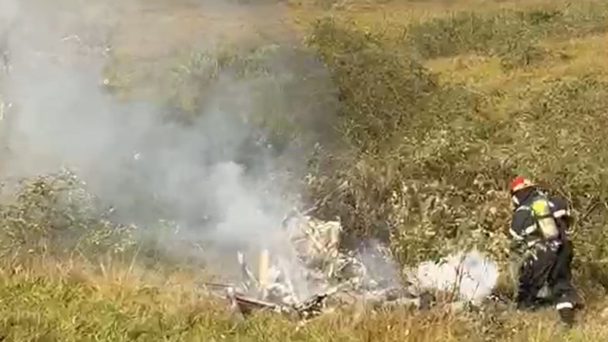 Helicóptero cai em SC e piloto é
encontrado carbonizado