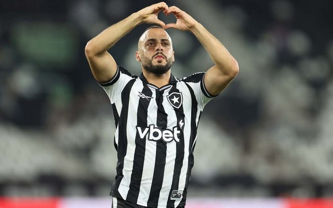 Arthur Cabral recebeu proposta do Tigres, do México
