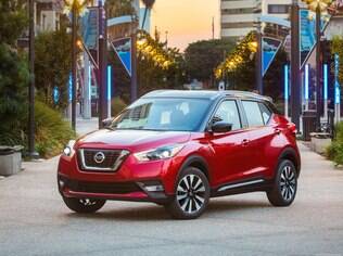 Nissan Kicks vermelho