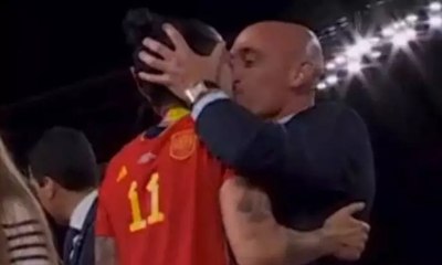 Condenado por assediar jogadora, Rubiales leva 'chuva de ovos'