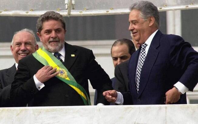 Em 2002, Luiz Inácio Lula da Silva venceu José Serra e foi eleito o presidente do Brasil com quase 53 milhões de votos
