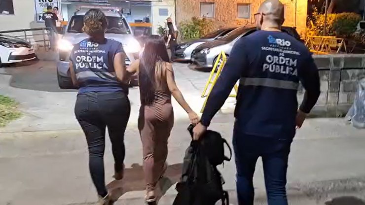 Grávida é presa com 29 celulares em Copacabana na virada de ano