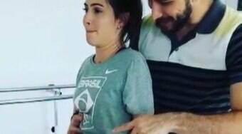 Laís Souza fica em pé pela primeira vez três anos após acidente