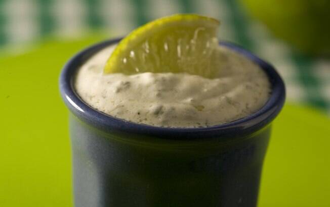Foto da receita Molho de limão e coalhada pronta.