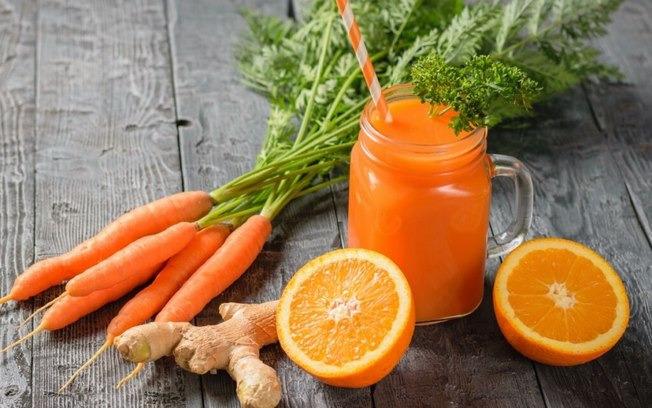 5 sucos ricos em vitamina C para fortalecer a imunidade