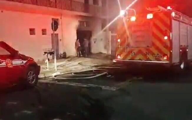 Oficina mecânica é atingida por incêndio em Hortolândia