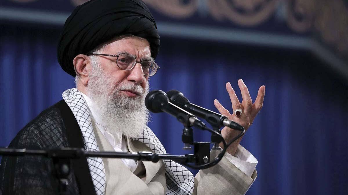 Líder supremo, aiatolá Ali Khamenei 