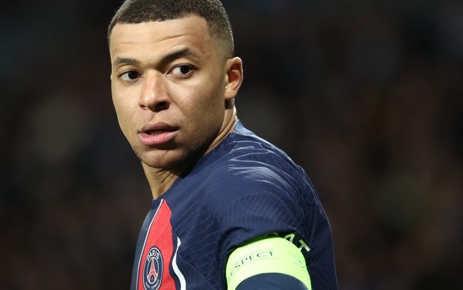 Lanchonete zoa cabeça de Mbappé e jogador do PSG processa proprietário