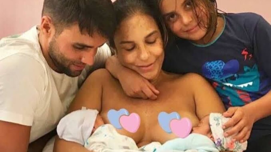 Ivete Sangalo e Daniel Cady com o filho Marcelo e as filhas gêmeas Marina e Helena