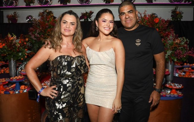 Maisa Silva antecipa comemorações de seu aniversário de 22 anos em festa animada entre amigos