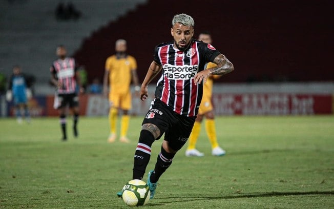 João Diogo crê em classificação direta do Santa Cruz para as semifinais: “Enquanto tiver chance, vamos lutar”
