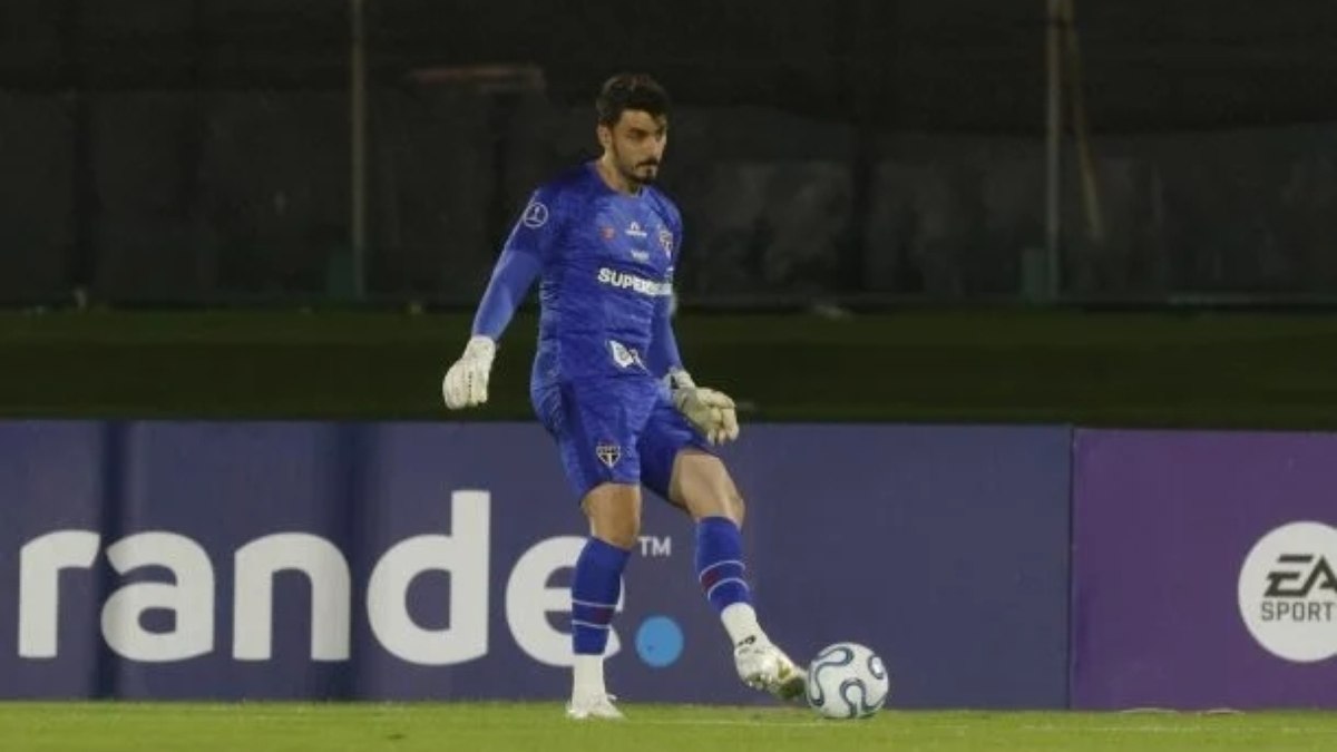 Goleiro Rafael sente lesão e é cortado pelo São Paulo antes de clássico