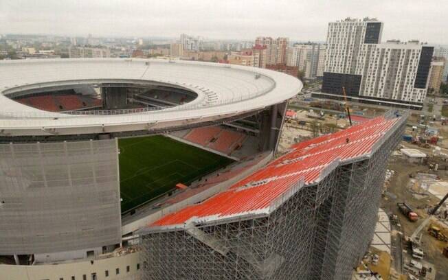 A Ekaterinburg Arena tinha apenas 27 mil lugares e precisou construir arquibancadas extras para ser uma sede da Copa do Mundo da Rússia