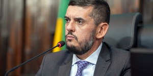 Bacellar deixa sede da PF do Rio com mandado de soltura de Moraes