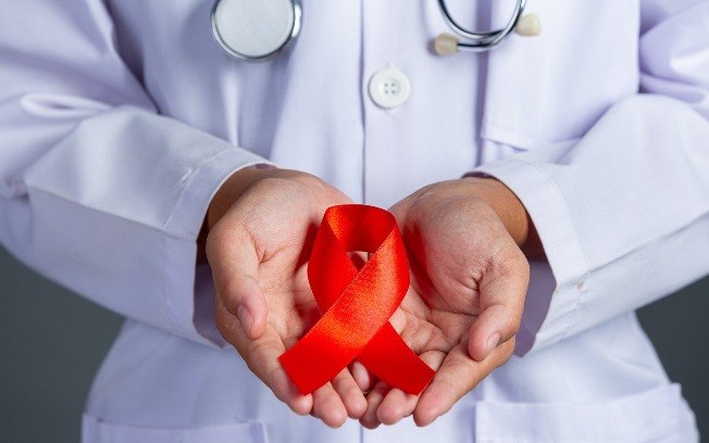Dezembro vermelho: mês da conscientização sobre prevenção do HIV