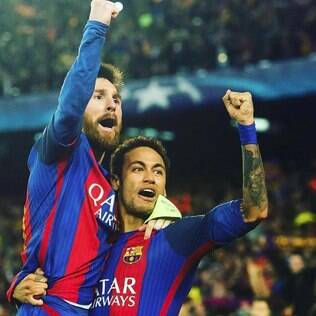 Messi e Neymar na comemoração da vitória histórica do Barcelona sobre o PSG
