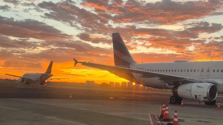 Aeroporto de Londrina completa 70 anos, veja fotos