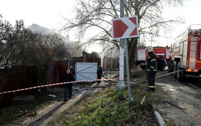 Os danos causados por um ataque de drone ucraniano na cidade russa de Stanovoye, região de Moscou, em 10 de novembro de 2024