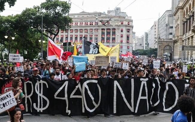 Manifestantes realizaram protestos contra o aumento da tarifa em São Paulo