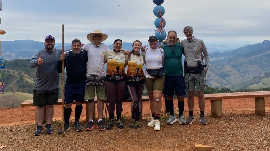 Da direita para esquerda estão Rafael, Zezé, Divanil, Márcia, Cleide, Edna, Humberto e Ronaldo Da direita para esquerda estão Rafael, Zezé, Divanil, Márcia, Cleide, Edna, Humberto e Ronaldo