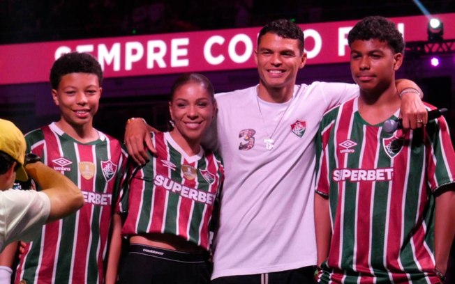 Thiago Silva durante a apresentação no Maracanã