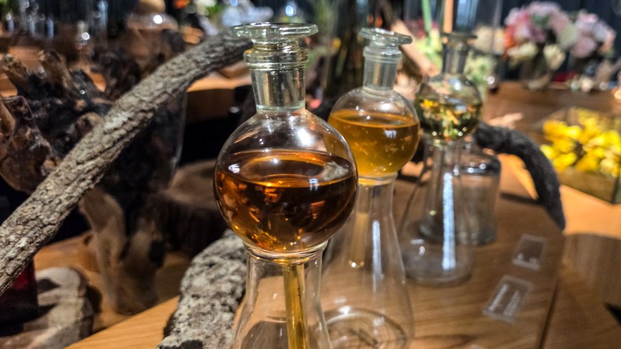 Óleos puros de insumos para perfumaria de Natura