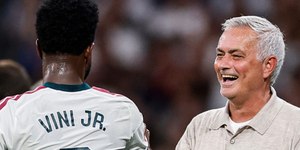 Torcida se empolga com Mourinho após goleada do Real Madrid