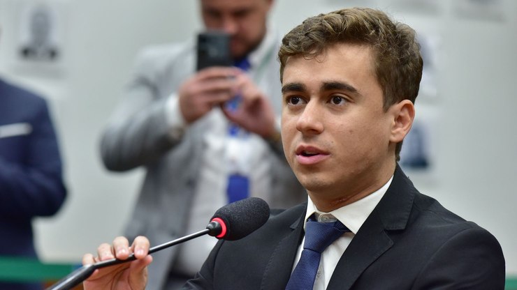 Centrão articula Nikolas Ferreira para CPI em resposta ao governo