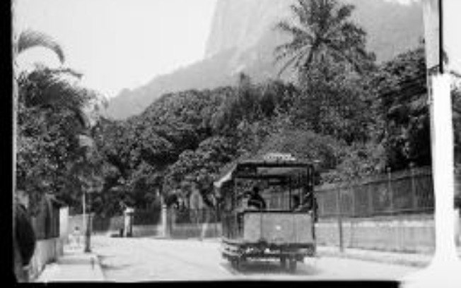 Bonde sentido Senador Vergueiro, em Botafogo. Bonde sentido Senador Vergueiro, em Botafogo.