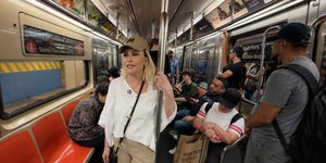Ana Maria Braga ensina o que todo turista deveria aprender em NY
