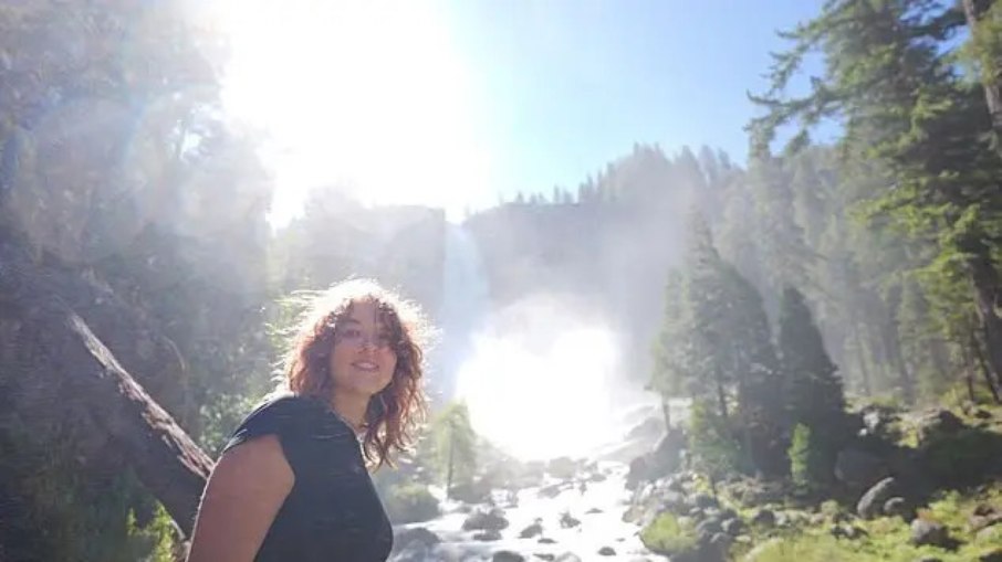 Freesia Gaul nas Cataratas de Nevada, no Parque Nacional de Yosemite, Califórnia, antes de tentar salvar jovem arrastado pela correnteza