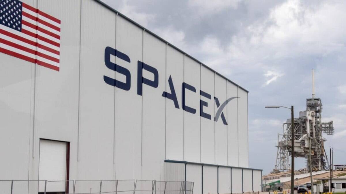 SpaceX via lançar satélites brasileiros