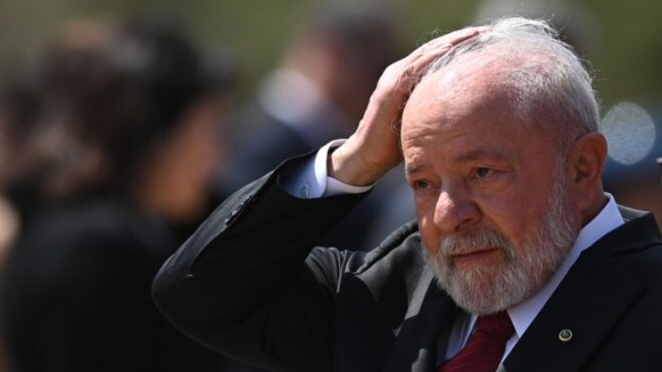 Lula inicia radioterapia preventiva no couro cabeludo