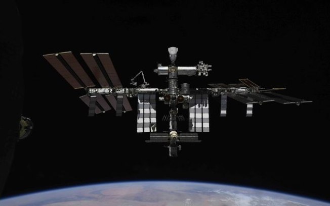 Objeto que caiu em casa é lixo espacial da ISS, diz NASA