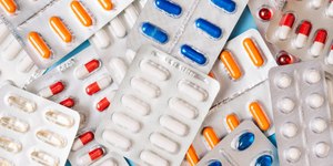 Entenda o que é a “lavagem de medicamentos” e como ela funciona