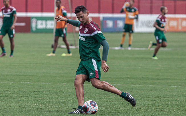 No Flu, Ganso treina com bola para enfrentar a Portuguesa