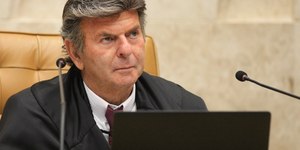 Fux vota contra Bolsonaro usar tornozeleira: "restringe direitos"