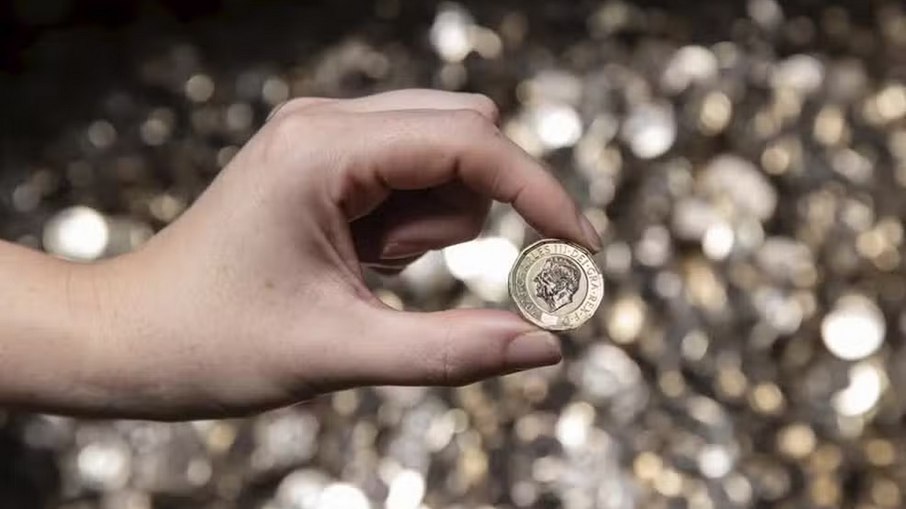 Eight coins were issued to raise awareness of the British environment