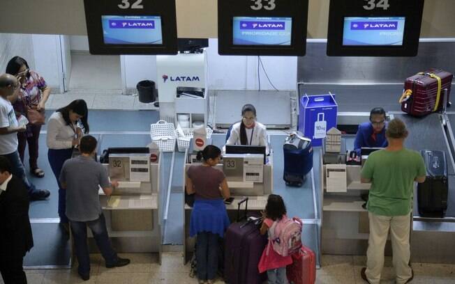 Despacho de bagagem de mão já é mais rigoroso em muitos aeroportos pelo Brasil