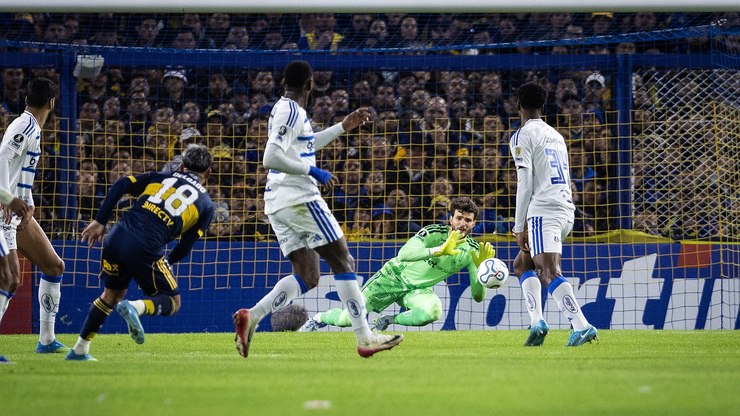 Goleiro salva Cruzeiro de catástrofe diante do Boca Juniors