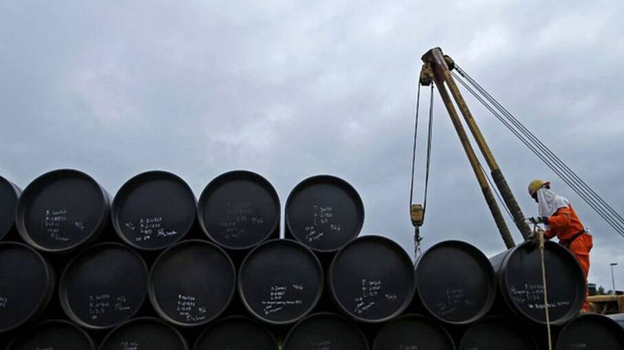 Medida dos EUA tenta reduzir valor do barril no mercado internacional